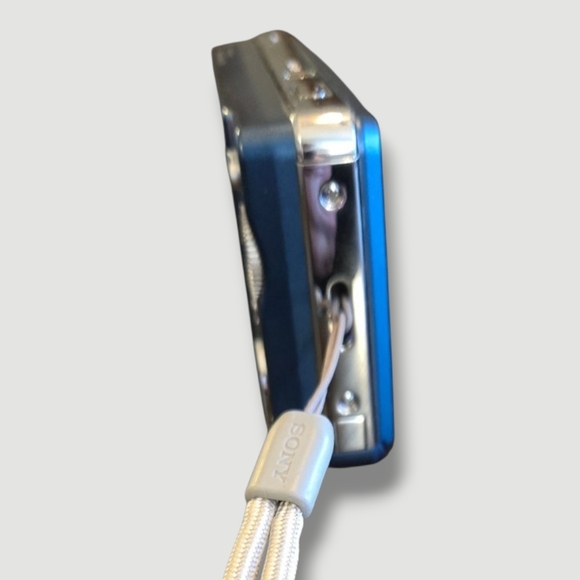 Sony Cyber-shot Blue Digital Camera Bundle - Picture 4 of 16